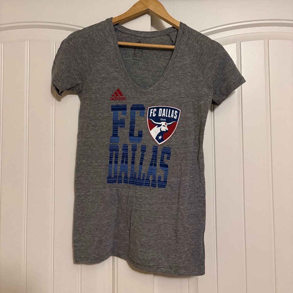 FC Dallas T Shirt Women's Medium Gray V Neck Short Sleeve Adidas MLS Soccer